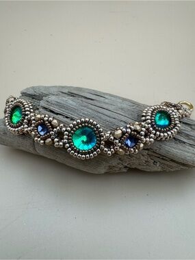 Handcrafted Emerald Green and Amethyst Beaded Bracelet. 113